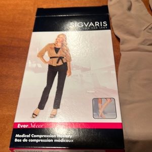 New in box Sigvarus sheer medical compression hosiery. Knee high. Never worn